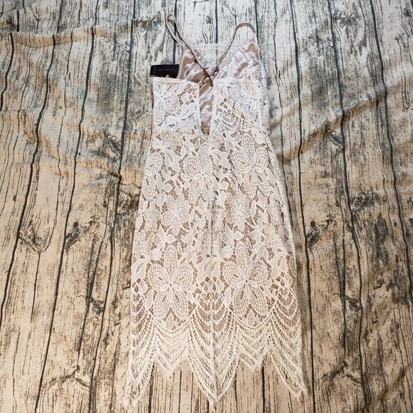🤑NWT Material Girl Juniors' Ivory Lace Bodycon Dress - Picture 4 of 4